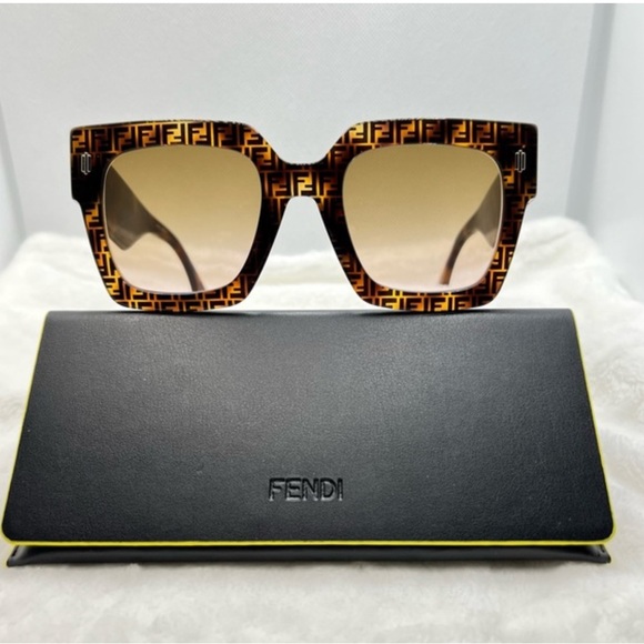 Fendi Roma Havana Brown Oversized Square Sunglasses Zucca Monogram New - Picture 1 of 5